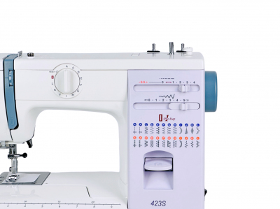 Электромеханическая швейная машина Janome 423S